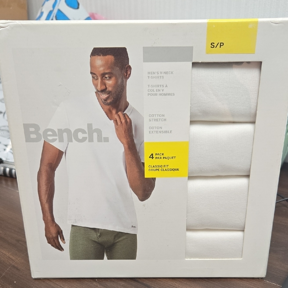 Bench Size S Men's White V-Neck T-Shirts 4-Pack